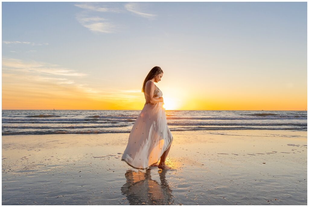 pregnancy announcement beach